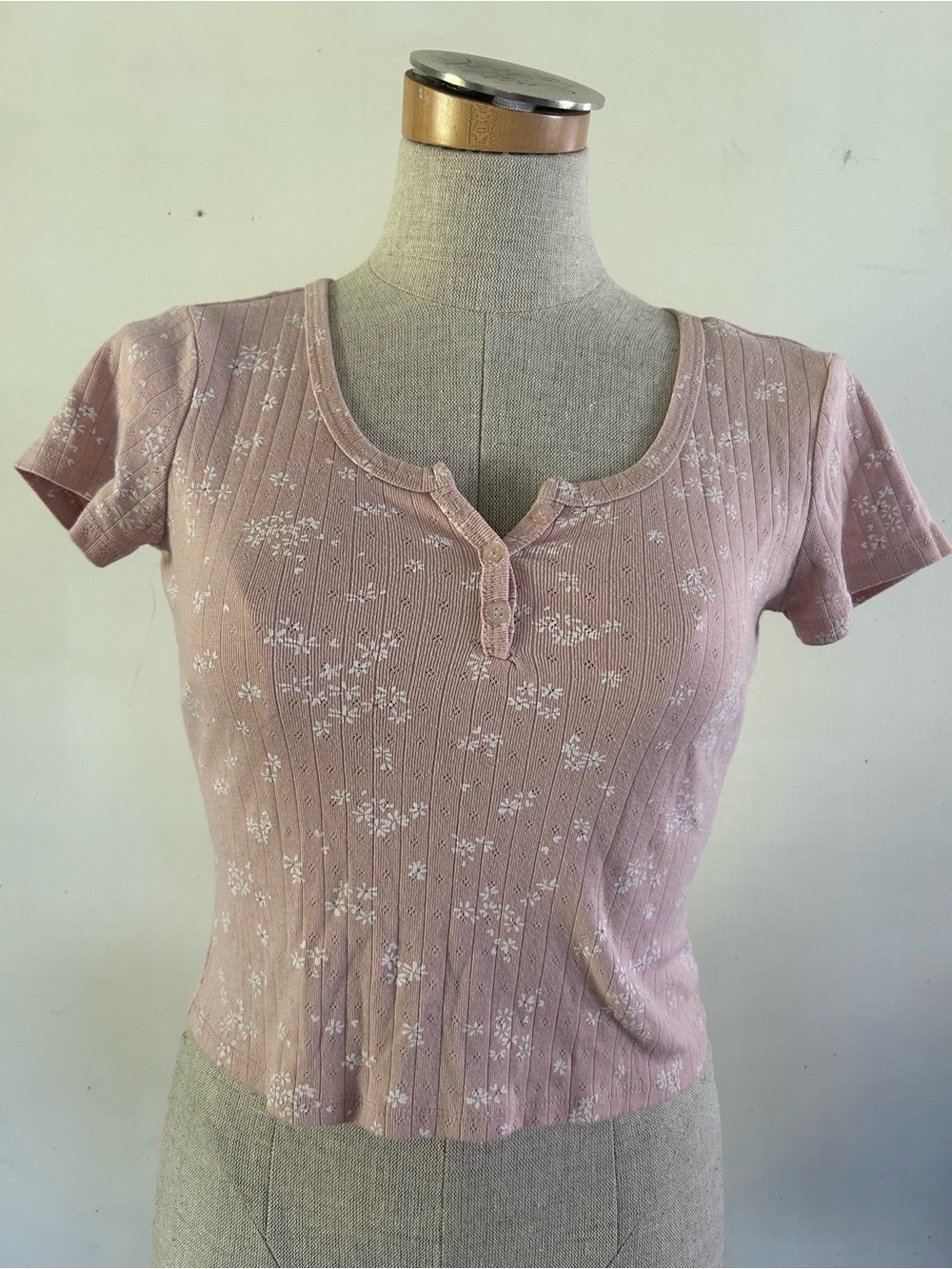 SO Dusty Pink Floral Ribbed Henley Crop Top